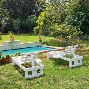 Leafy home in the heart of Linden with Pool