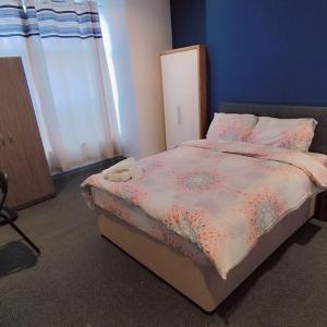 Double-Bedroom in the Heart of Eccles Manchester BH1 Perfect for Short Stays