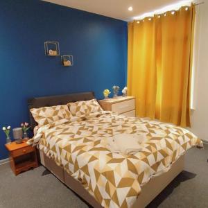 Double-Bedroom in the Heart of Eccles Manchester BH2 Perfect for Short Stays