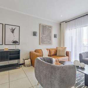 Quiet & Cozy 2 BR Retreat FREE Gym and Pool Access