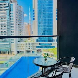 Breathtaking Burj & Pool View Apt in Downtown