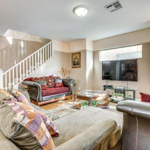Stay and Play in Las Vegas Spacious Home for Groups