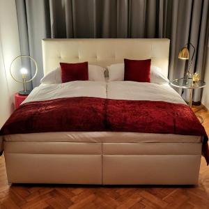 Bohemian Apartment in Historic Centre with Air-conditioning