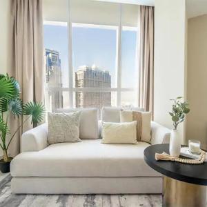 Studio Apt with canal and sea views close to metro