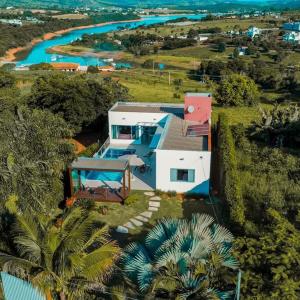 Rancho Próximo Ao Centro de Capitólio e Escarpas do Lago