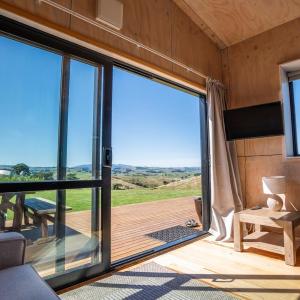 Country Studio with a View - near Raglan