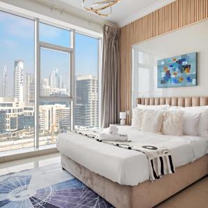 Burj Khalifa View Apartment by Renttiers