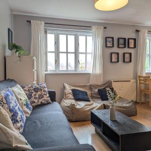 Vintage 2-Bed City Centre Gem Free Parking
