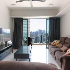 Chic High-Floor 3BR Apt in Bukit Bintang