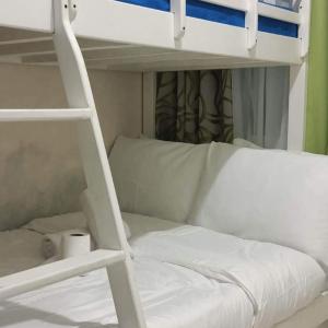 Staycation Taft Ave DLSU Green Res by darpm