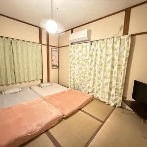6 minutes by train to Shinsaibashisuji Shopping Street