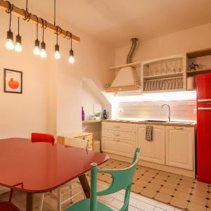 CHARMING APARTMENT IN THE CENTER - with Wi-Fi, Patio