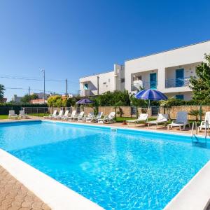 Luxury Holiday House with Pool
