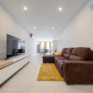 Modern Oasis Luxe with BigYard