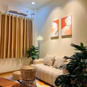Cozy Modern Place with Projector - Near PINK CHURCH