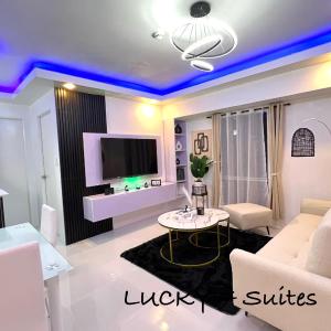 LUCKY 7 suites