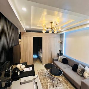 SHORE MOA- EXXY SUITES Pasay