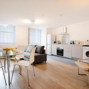 2BR, smart TV, self check-in, coffee machine