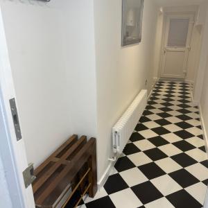 Large 1 bedroom self contained garden flat
