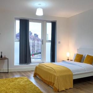 Spacious 2 Bed Apart with Patio in Camden WR201