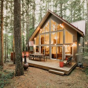 Mt Baker Lodging Cabin 40GS is a Classic NW cabin
