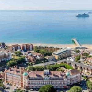 Burlington Mansions 2 Bedroom Triplex Apartment