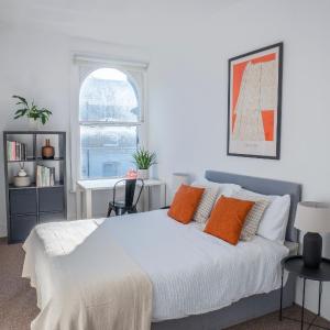 London Bright Spacious Apartments Central Location!