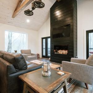 Honeysuckle Bridge Cabin