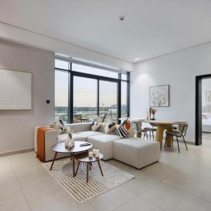 Livbnb-Stylish and Spacious 1BR Apartment with Private Balcony