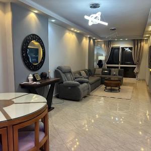 Modern flat 3 rooms and 2 bathroom amazing location شقة فندقية حديثة و جديدة مكيفة كاملة مدينة نصر بالقرب من ستي ستارز 2 غرف نوم 2 حمام وصالة و بلكونة