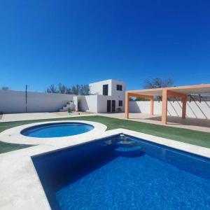 Estudio en tabachines, espacios compartidos alberca, cerca de salida Los Cabos