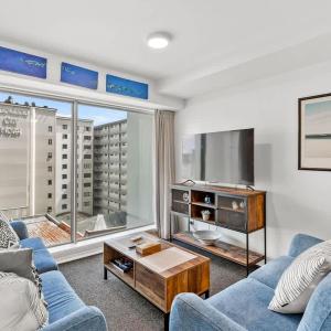 2BR Apt with Parking in Prime Spot Zodiak Stays