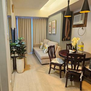 Steff's Condo 1708 one bedroom at Centrio Tower