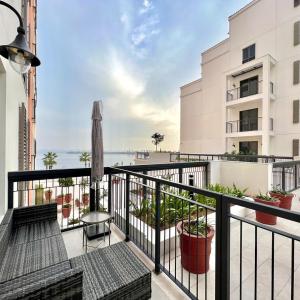 50 Shades of Grey Luxury Apartment near Beach