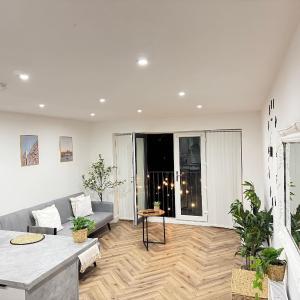 Birmingham Luxury Apartment- Large Flat - 2 Bed - Free parking - Washing machine - 50inch HD TV - Netflix