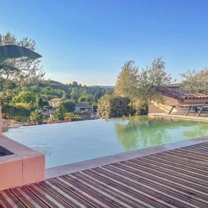Amazing Home In Vinezac