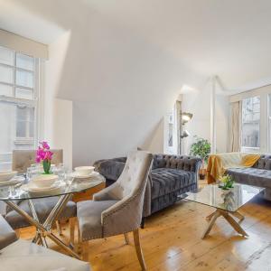 Elegant 3-Bedroom Apartment in the Heart of Piccadilly Circus No Lift- 4GL