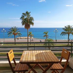 Charming T1 with terrace and sea view