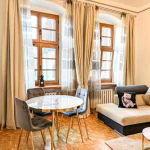 Luxury Decor & Amazing Island Views, Center! 5mins Rynek