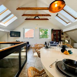 Modern 4BD, 2 Balcony, Family & Work Haven! Near Park & Bus Stop