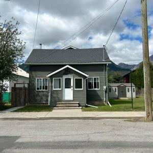 2 BDRM Homes on 2nd Avenue