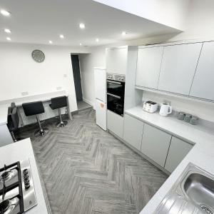 Contractors Dream, 4 Bedroom 2 Bathroom