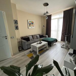 Modern, Cute and Comfy Apartment - FREE PRIVATE PARKING