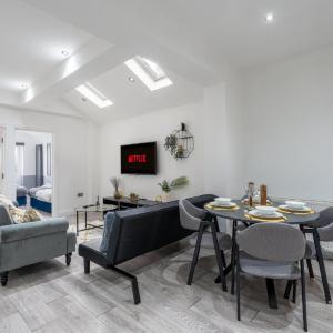 Spacious & Comfortable 3-Bedroom Retreat in NW10