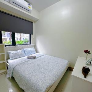 One bedroom condo 5 minutes walking distance at Mall of Asia