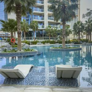 2BR Luxurious Damac Paramount Burj Khalifa view Pool, Gym, Bar & Sauna