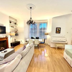 Beautiful 2 Bed in Queens Park, London