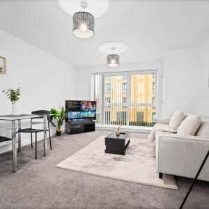 Central Apartment - Gated Access - Secure Parking 16SL
