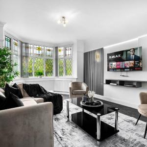 Spacious 5 Bed House - 11 Guests - Free Netflix - Parking 316C