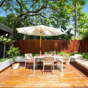 Charming Retreat in Exclusive Glebe Estate